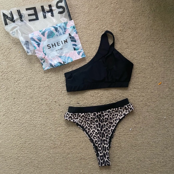 Shein Animal Print Bathing suit - Picture 2 of 7